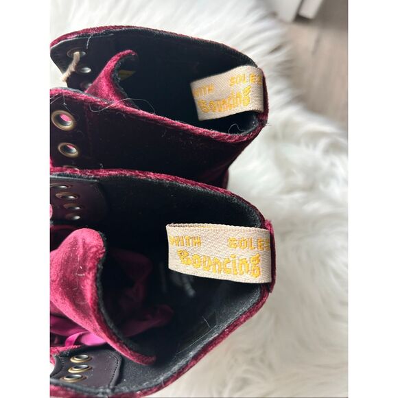 Dr. Martens Women’s Vegan 1460 Pascal Velvet Boots – 8-Eye Lace-Up Combat Boot s - Picture 8 of 8